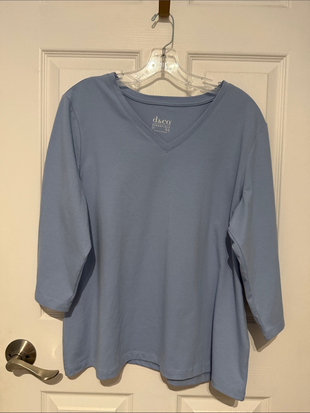 NWOT Denim&Co Light Blue V-Neck 3/4 Sleeve Tee. Size XL.